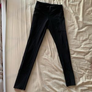 Black lululemon reflective leggings with pockets size 2